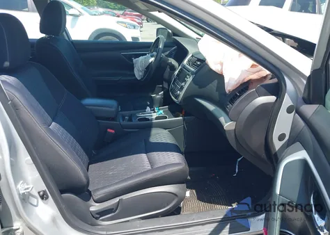 2017 Nissan Altima 2.5/2.5 S/2.5 Sl/2.5 Sr/2.5 Sv z USA, uszkodzony, nr VIN 1N4AL3AP8HC115437